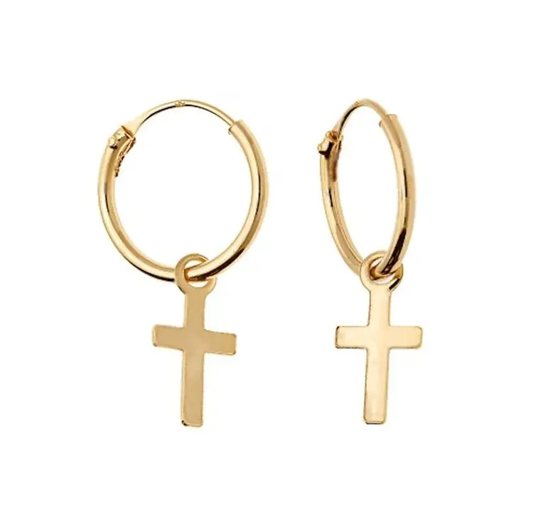 זוג עגילים עם צלב