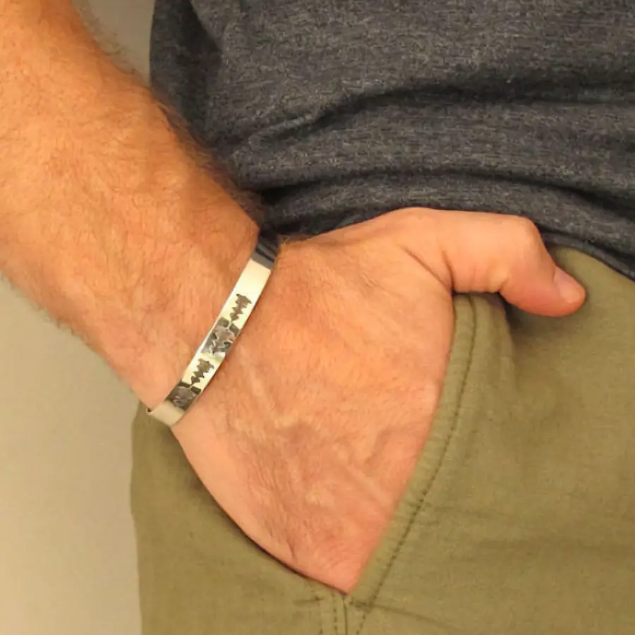 צמיד גלי קול עם גלי קול