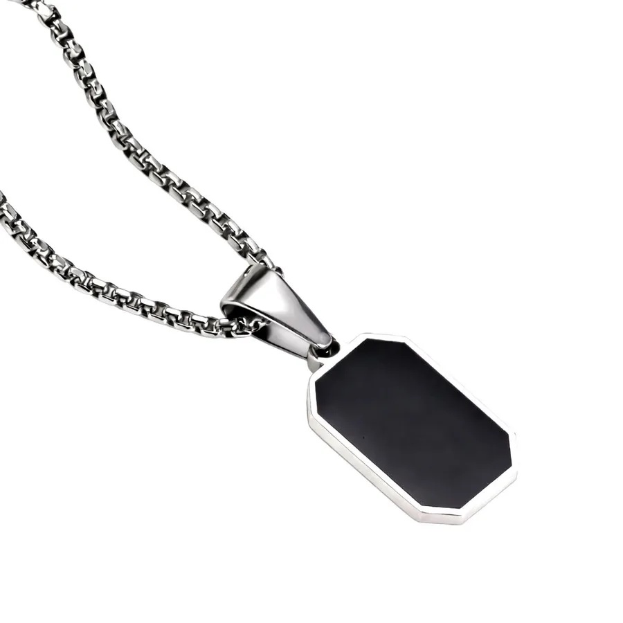 שרשרת אוניקס , תליון שחור עם חריטה אישית מאחורה