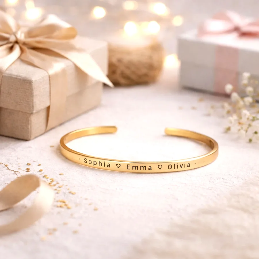 צמיד עדין עם שמות ילדם