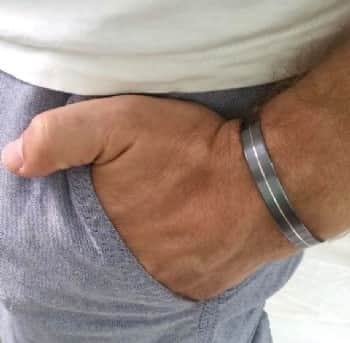 צמיד שחור לגברים