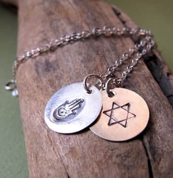 שרשרת עם תליון חמסה ומגן דוד