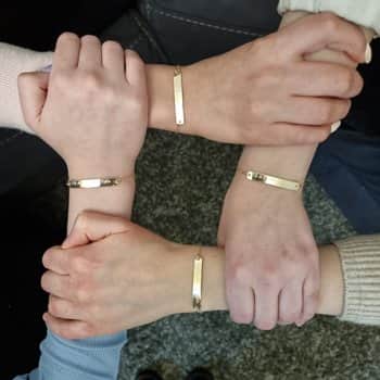 צמיד חברות - צמידים לחברות טובות
