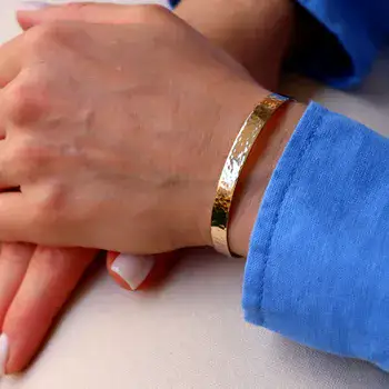 צמיד קשיח זהב לנשים