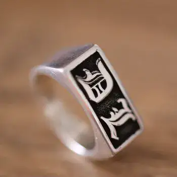 טבעת חותם עם אותיות