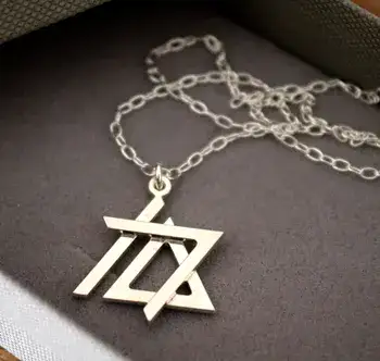 תליון 7 אוקטובר בצורת מגן דוד