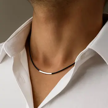 שרשרת עור לגבר